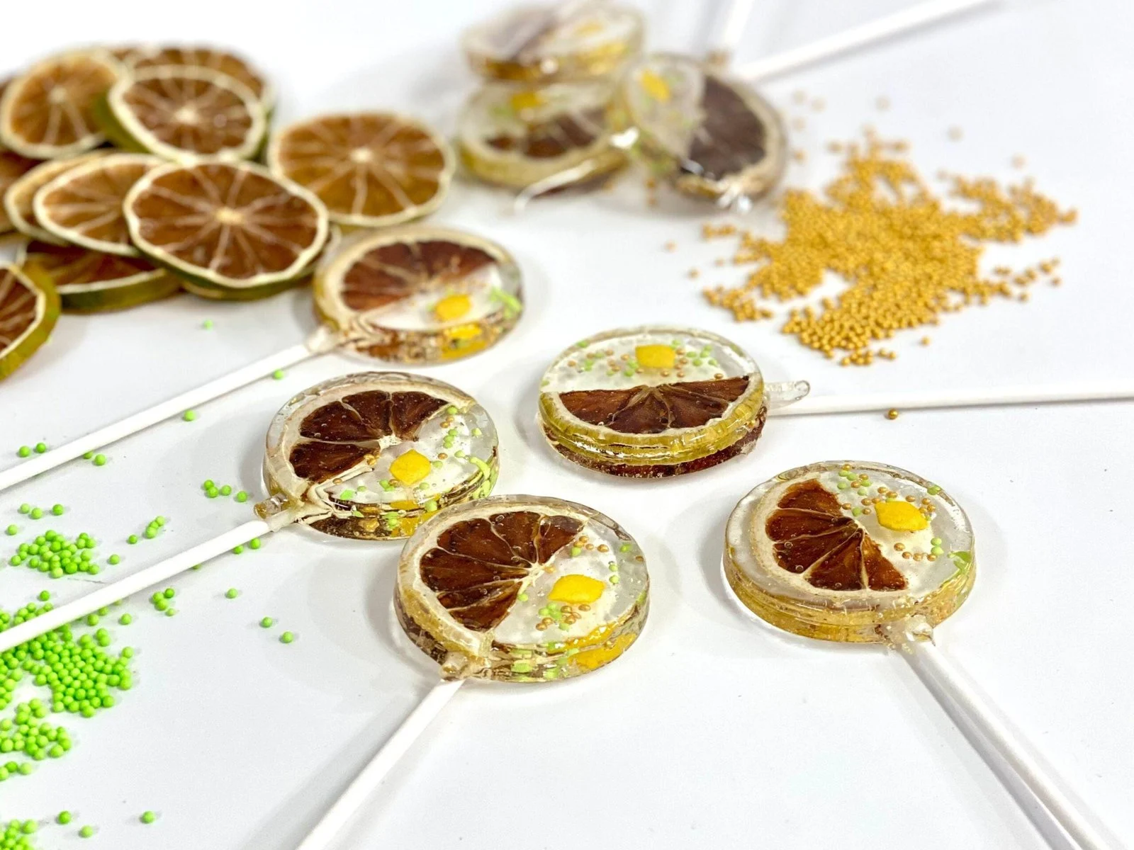 Piruletas personalizadas con lima y sprinkles - Imagen 2